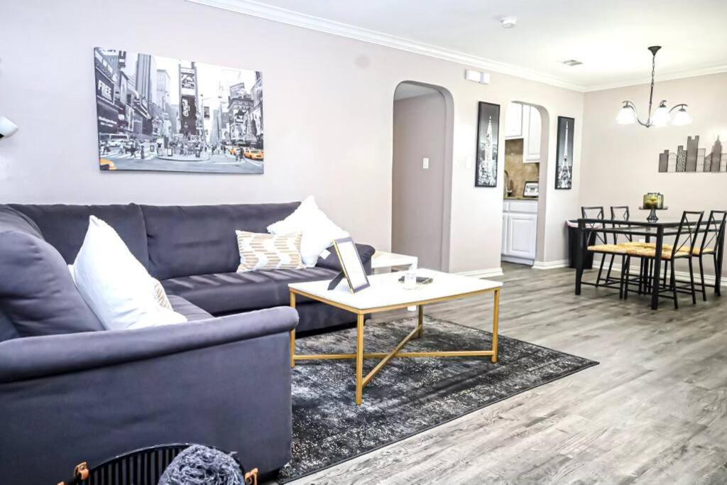Comfy Two-Bedroom Apartment In Arlington Exterior photo